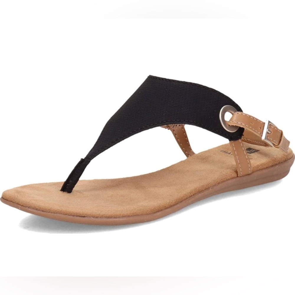 NWOT WHITE MOUNTAIN Cushioned Flat Sandals